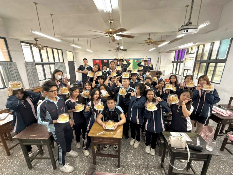 溫馨五月天 壹仟捌佰顆蛋糕表孝心　  致用高中母親節活動暖心登場