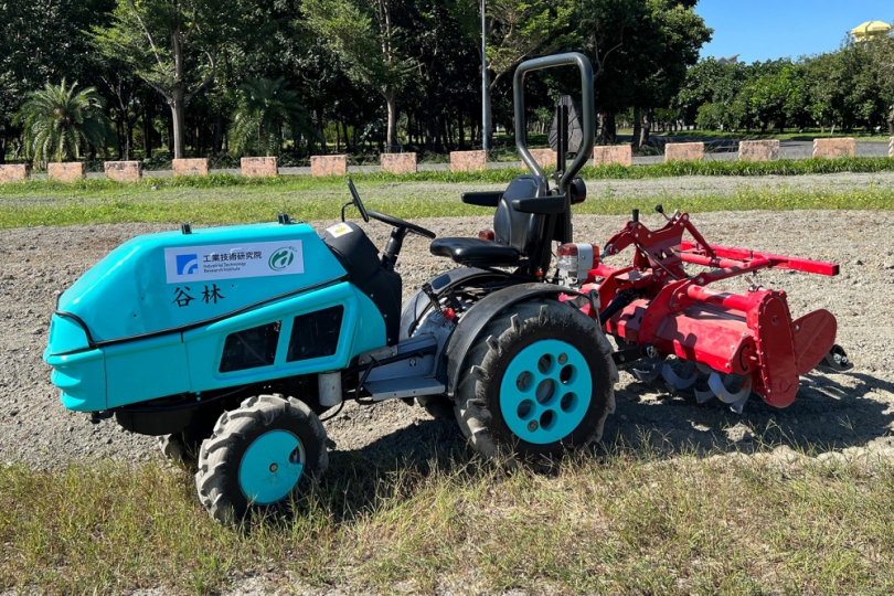 台灣農業減碳時代來臨！工研院開發首台全國產小型電動曳引機