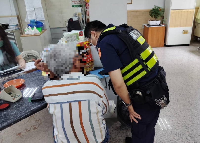 誤中假投資真詐財陷阱     民權警保住老翁十萬元