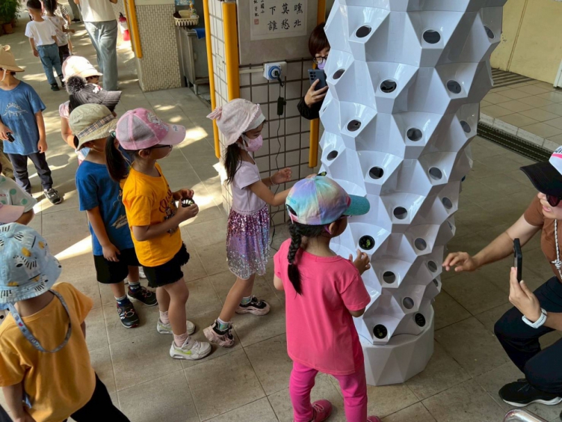 中市清水區東山國小舉辦植物塔栽培趣從小扎根食農教育