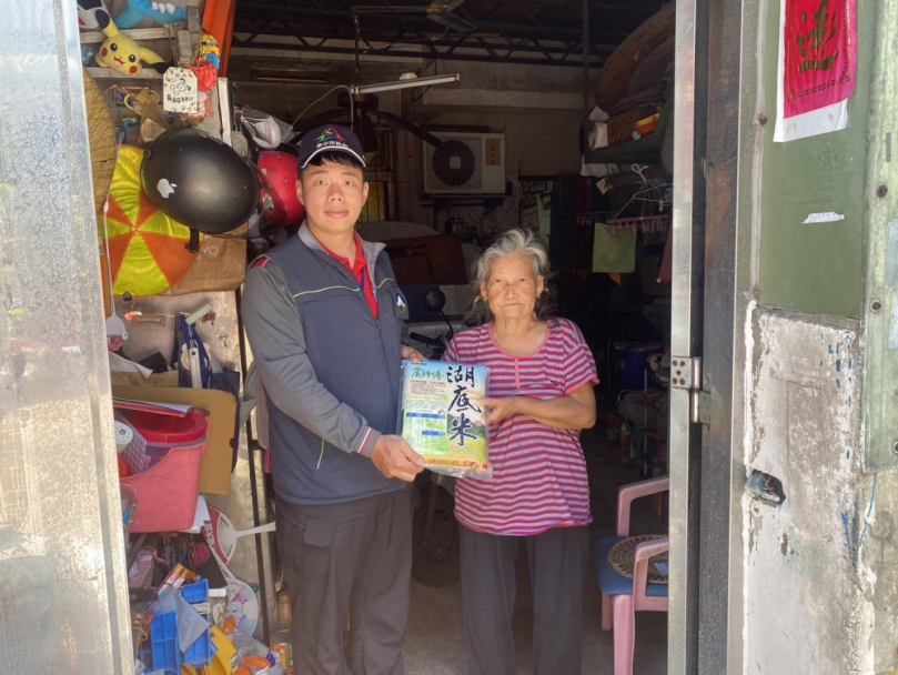 端午送暖  中市環保局贈米關懷資收個體戶