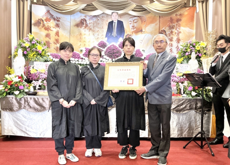 嘉義市傳統工藝「鑿花」保存者蔡共新辭世文化部頒贈旌揚狀