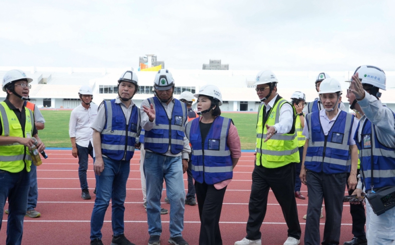 （影音）／張麗善為全國運動員準備最棒場地　今視察「虎尾高鐵多功能田徑場」工程