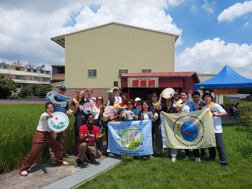 外國朋友大衝擊！從竹竿捕田鼠到永續農法 深入五福社區看見臺灣里山智慧