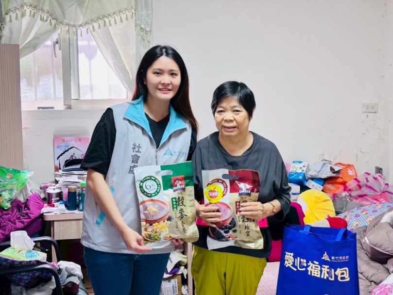 新竹市公私協力    端節前夕贈營養品關心獨老