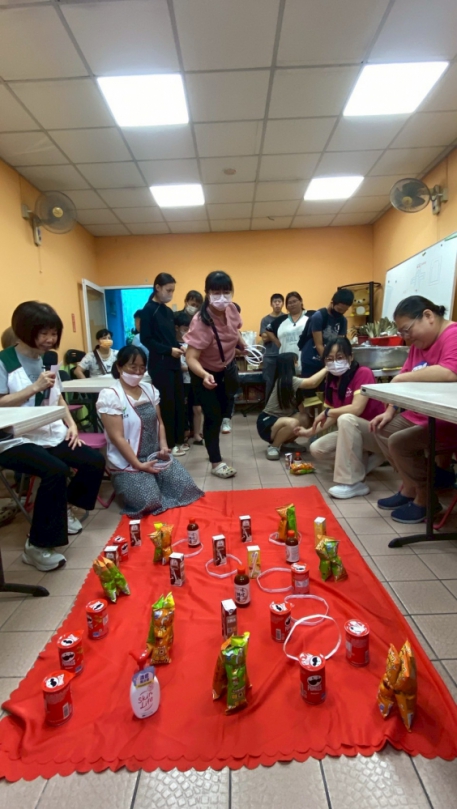 北台中家扶中心舉辦親子包粽活動