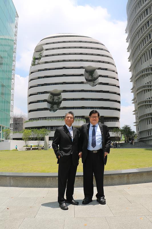 中國醫藥大學校長洪明奇院士連續榮獲Research.com醫學與分子生物學領域「雙冠王」殊榮，5位學者入榜2025年遺傳學領域排名