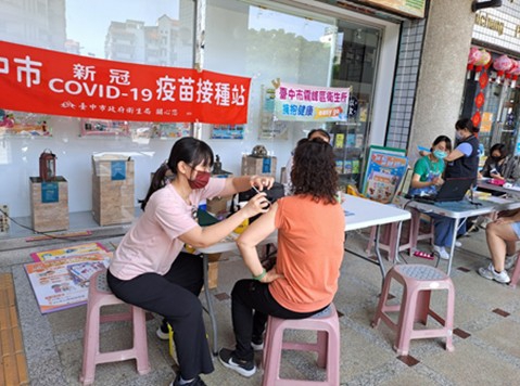 新冠疫情升溫   中市衛生局長曾梓展籲儘速接種疫苗、留意高風險族群健康