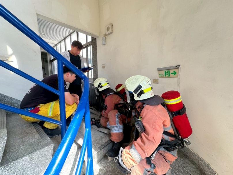 新竹市消防局火場生存訓練上場   焠煉實戰技能   強化救災安全