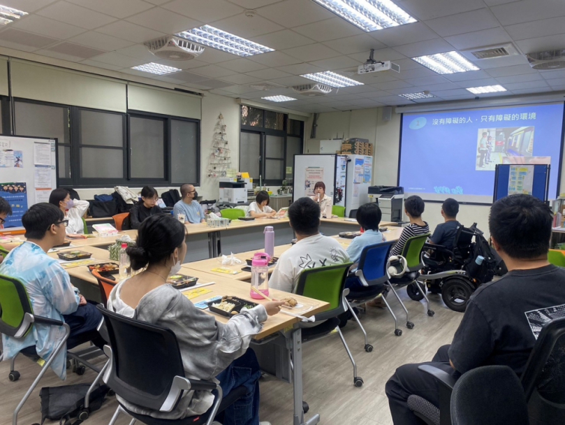 入校為身障學生宣導！中市勞工局攜手高中職及大專校院辦理職場合理調整講座