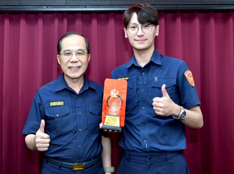 楊程翔及時搶救昏厥男   副局長盧廷彰表揚稱讚