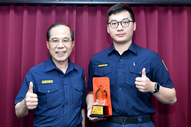 蔡耀丞尋獲失智迷途老翁   盧廷彰會報表揚豎指稱讚