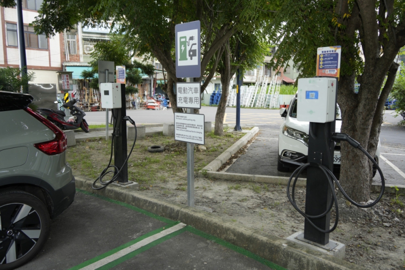 電車族請注意！來南投市不怕沒電　街頭增8處充電站