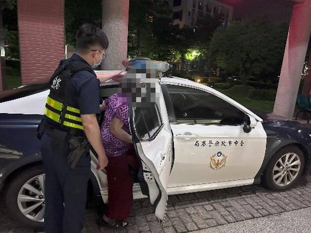 八旬婦人半夜徘徊街頭    太平警巡邏發現助返家