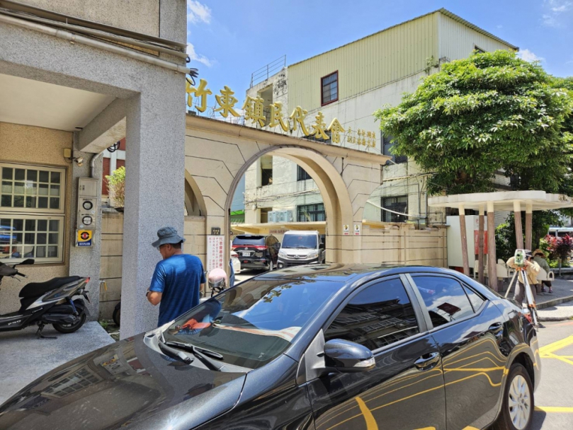 堅守崗位！土地鑑界測量發生車禍   竹東地政人員展現敬業精神