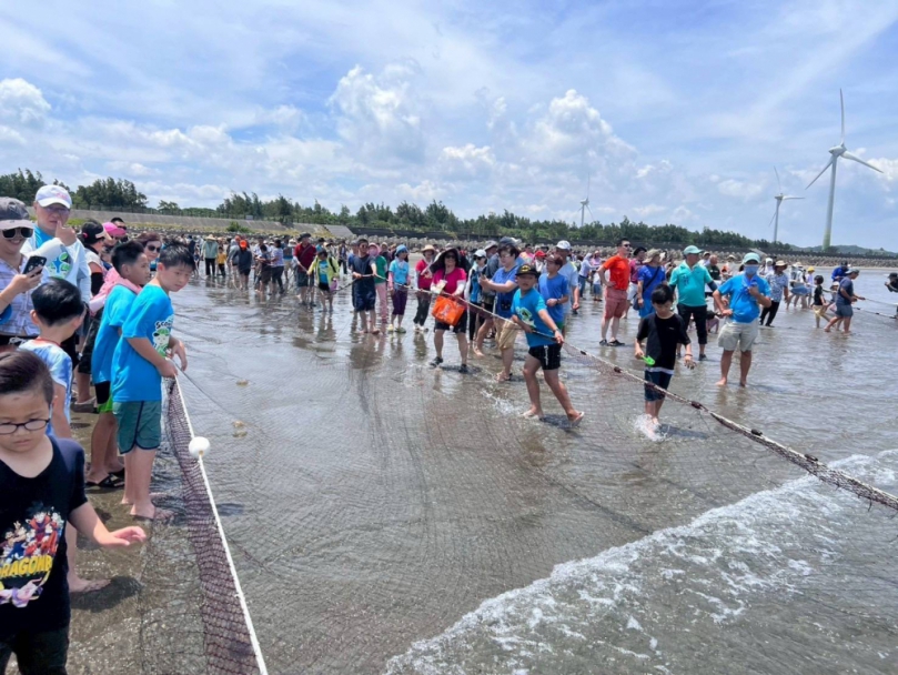 2025夏至 後龍水尾社區阿嬤擱來呀 這次百人牽罟新船入海 海神瑪莎拉地帶你吃海魚！