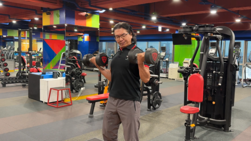 3動作炸出二頭肌  健身新手輕鬆get男神手臂！