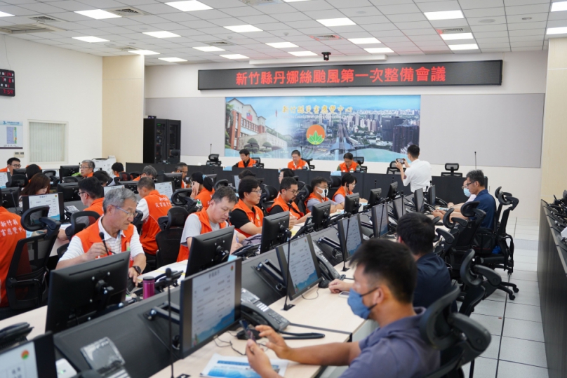 因應丹娜絲颱風　新竹縣應變中心一級開設   楊文科：打一場零傷亡的防颱大戰