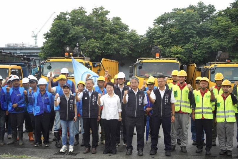 挺進嘉義世賢路！中市建設局全力搶通 展現救災高效率