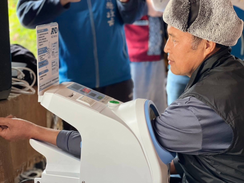 楊文科關懷銀髮族健康    新竹縣長者免費健檢即日起開放預約