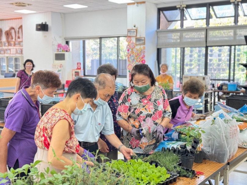 農村綠色照顧也有神鵰俠侶？雙湖夫妻檔用芳香療育長者人生