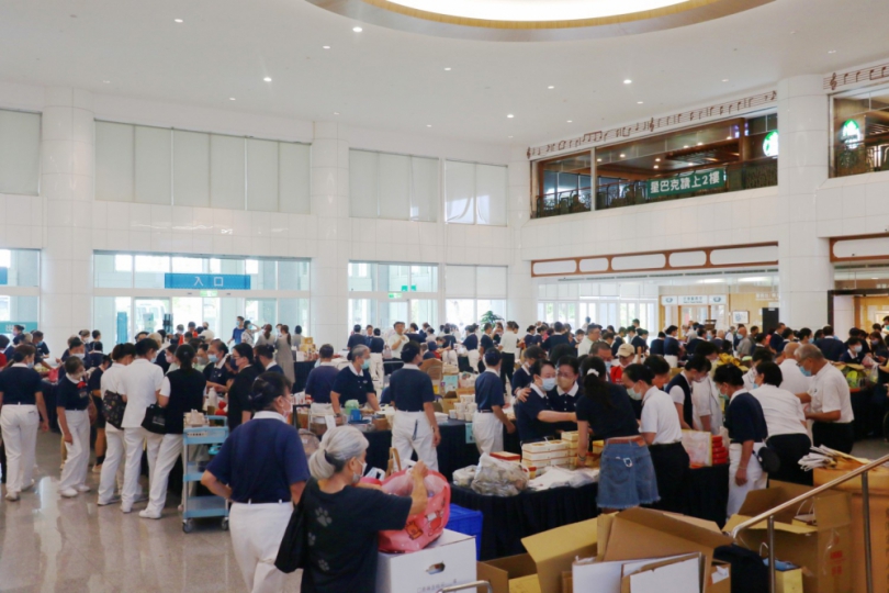 台中慈濟醫院共善募愛市集 助丹娜絲嘉南災民