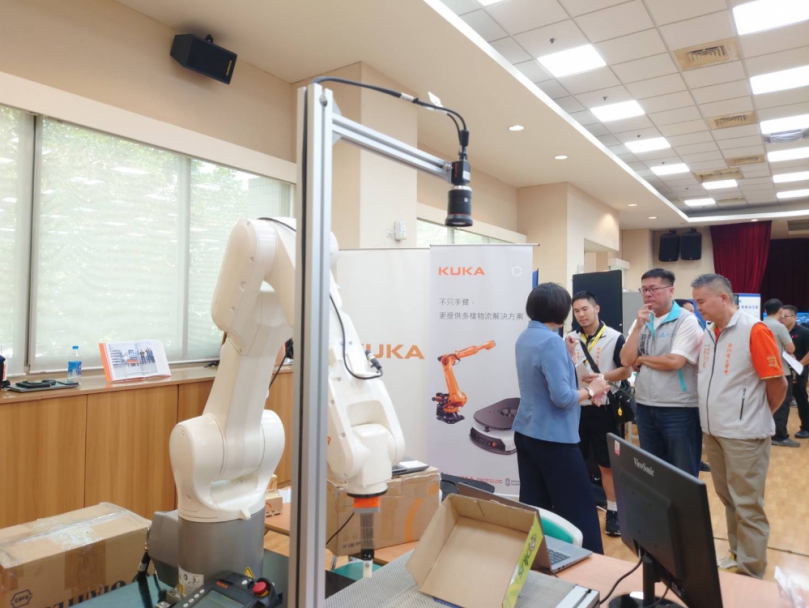 推動產業智慧轉型   新竹市工業會首辦機器人暨自動化設備巡展   邱臣遠：市府當產業強力後盾