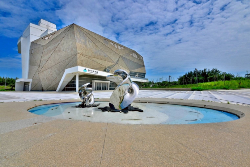 完美融合海洋生態！台中海洋館公共藝術造景亮相