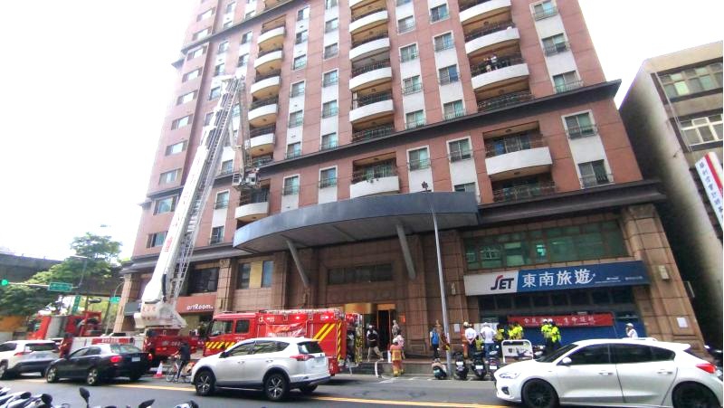 精進高樓層應變能力   新竹市消防局舉辦逼真搶救演練