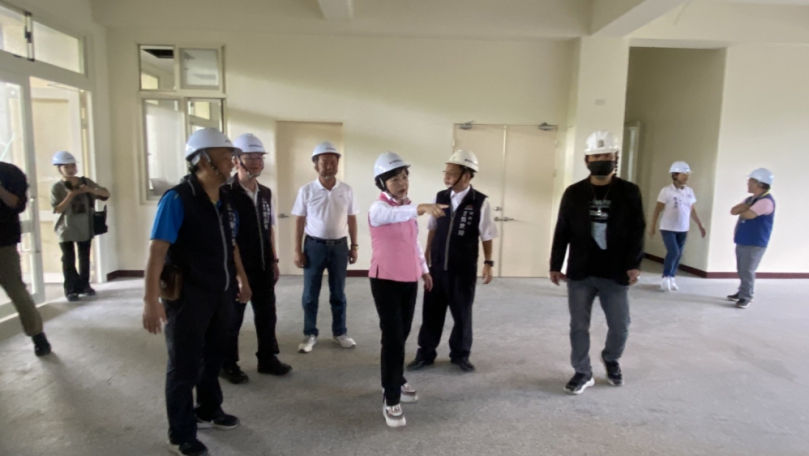 神洲里活動中心工程進度超前拚年底啟用  立委楊瓊瓔攜手市議員羅永珍率先開箱