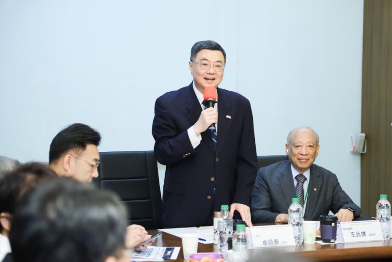 參訪慶鴻機電及與機械業者交流座談  卓揆：即時啟動「移緩濟急」措施並通過「韌性特別條例」修正  全力給予產業更多支持