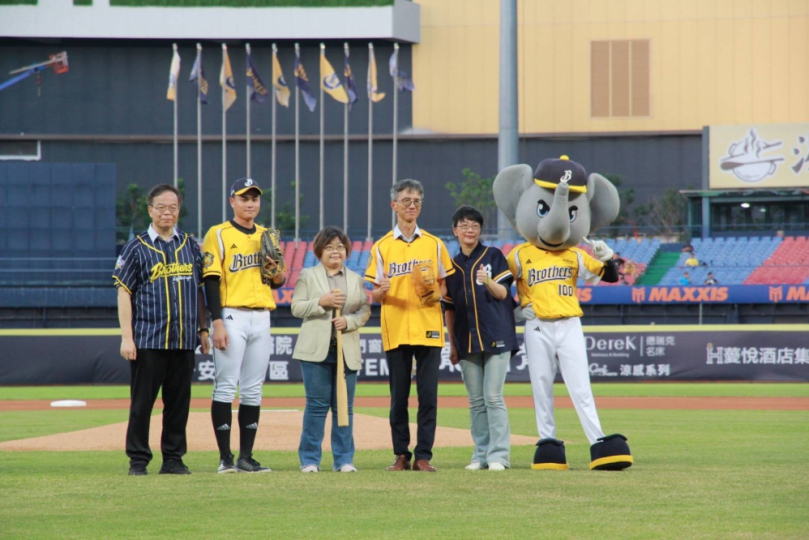 龍象大戰嗨翻全場！中市地稅局點燃熱血棒球夜