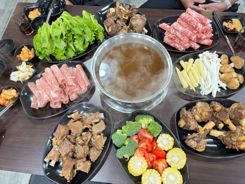 林口「羊霸天下火鍋」超「食」尚　怎麼吃都划算