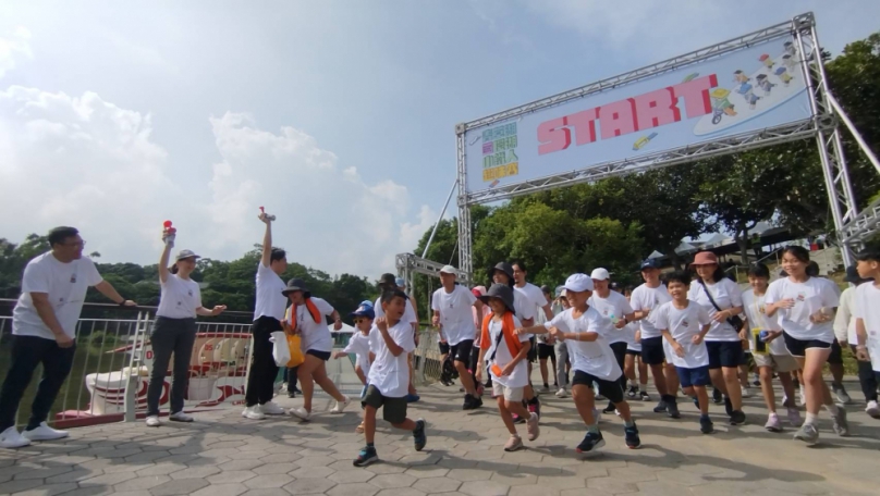 抓住暑假尾巴   青草湖環湖小鐵人趣味賽歡樂登場