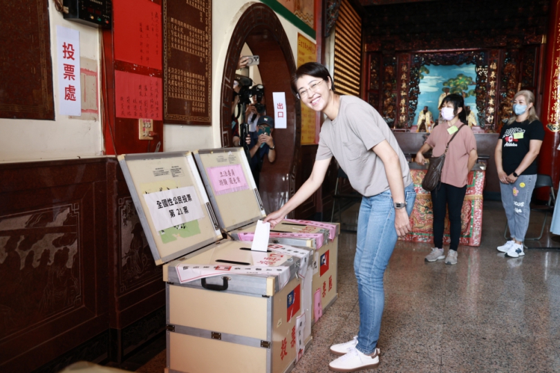 公投及立法委員罷免案投票 許縣長呼籲民眾踴躍投票