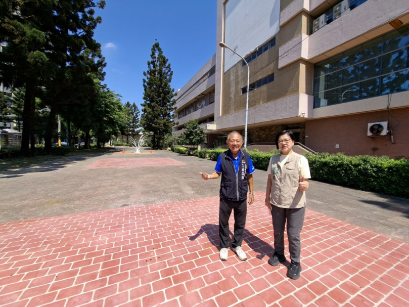 大里內新人行廣場第二期改善工程   移除石台花圃優化空間景觀