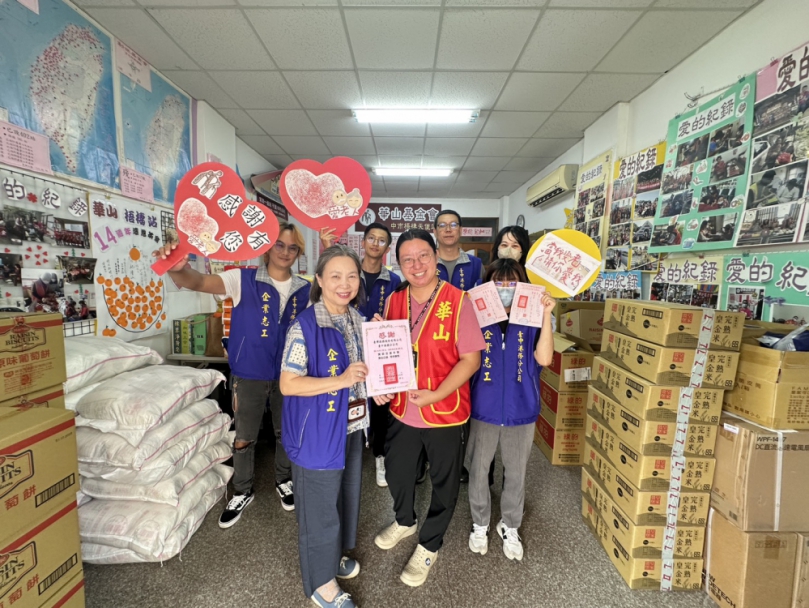 台中港務分公司祈福祭祀將白米捐贈助弱勢獲肯定與好評