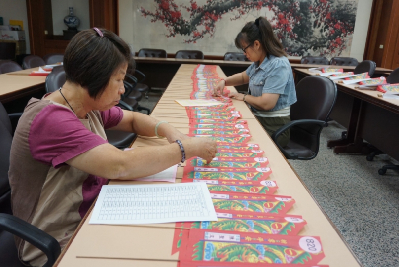 慶讚中元節   萬和宮9月6日普度法會   代辦普桌多達2076份   愛心「供」享！不領回的1500份供品將轉送慈善團體