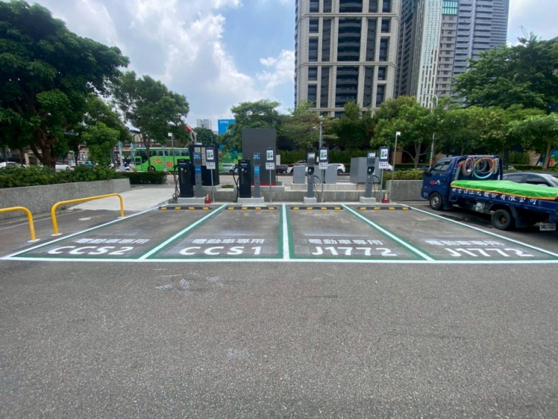 打造智慧綠能城市！ 中市公有停車場持續增設電動車充電設備