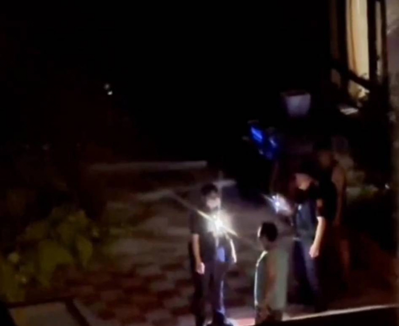 疑鄰居間停車細故？男子泥醉社區咆嘯擾鄰   警到場制止並依法施以管束