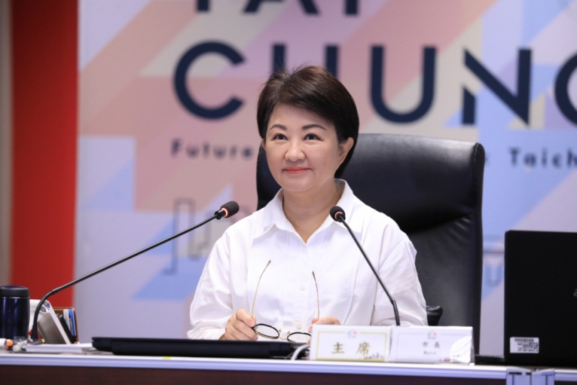 向教師致上最敬禮  市長盧秀燕宣布：敬師禮券600元加碼至1千元並擴大發放象