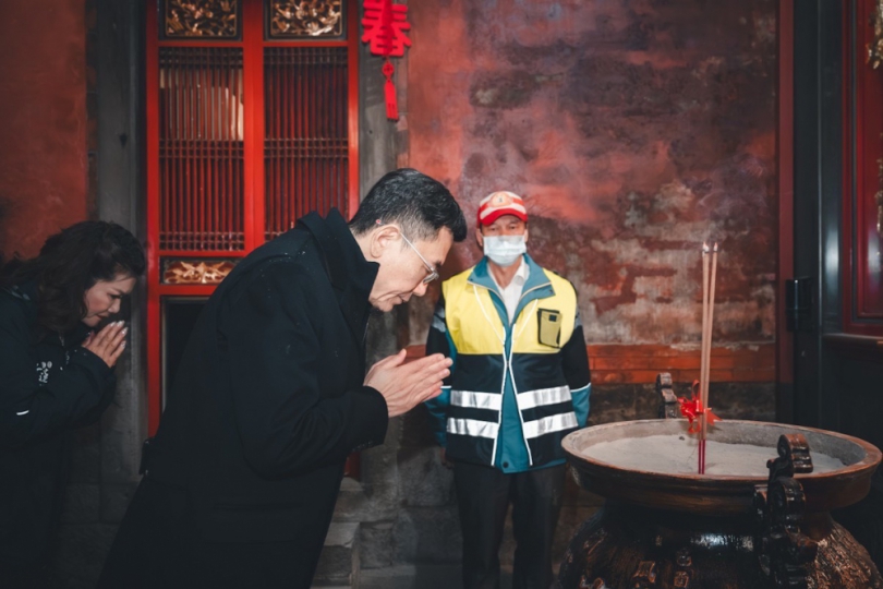 同島一命   新竹市議長許修睿捐出一月所得 竹蓮寺響應百萬善款　共同拋磚引玉救花蓮