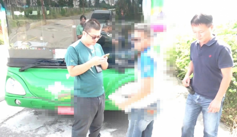 遊覽車司機染毒擁槍   偵五隊飛象過河查獲