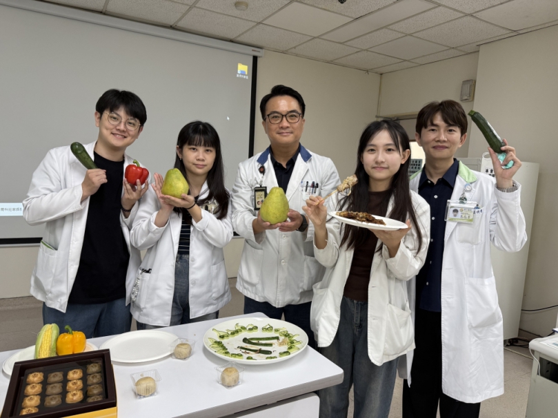 秋節前烤肉趴同學搶食  疑肉沒烤熟整晚燒吐拉掛急診