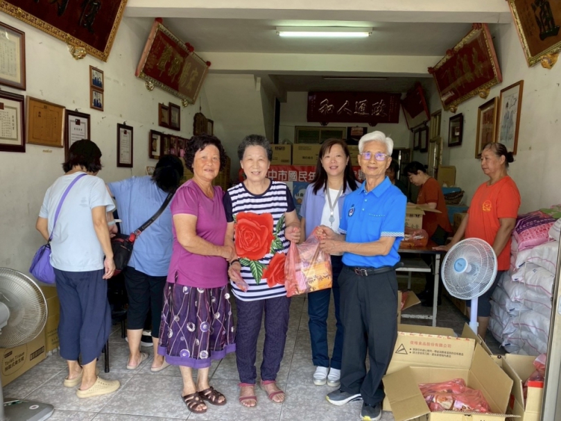 大安區114年度重陽節敬老禮金發放  溫馨開跑  長輩笑顏迎重陽