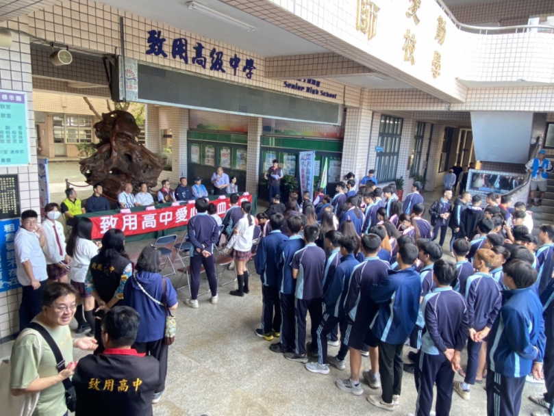 捐血一袋救人一命!致用高中師生慷慨挽袖解囊響應熱絡