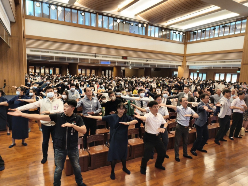 佛教慈濟清水靜思堂「新芽獎學金頒獎典禮 」以愛陪伴弱勢學子迎向光明