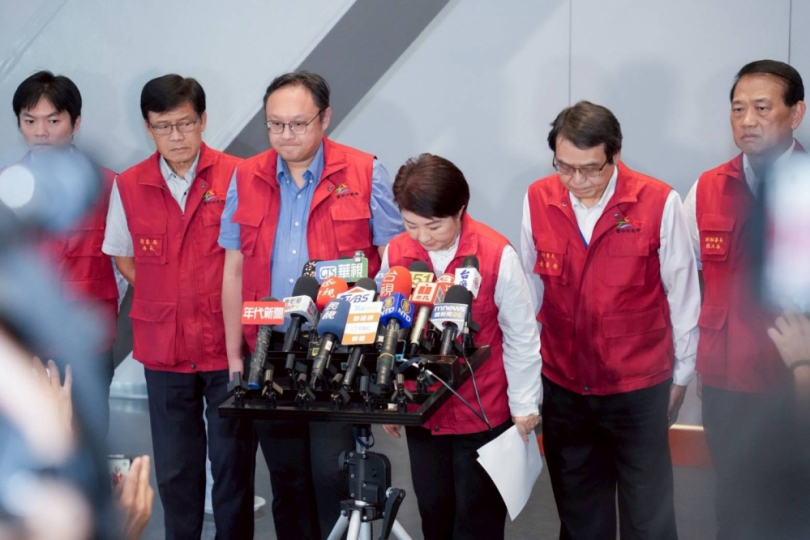 挺身面對防疫檢討聲浪  盧秀燕兩度鞠躬致歉：概括承受、引以為鑑