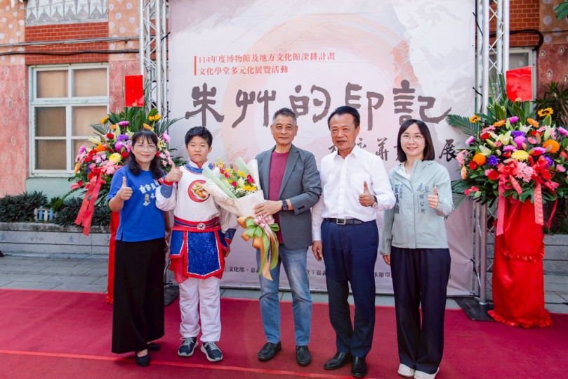 朱艸的印記用誠意真摯書寫台灣話 施永華書法家鹿草墨香傳情