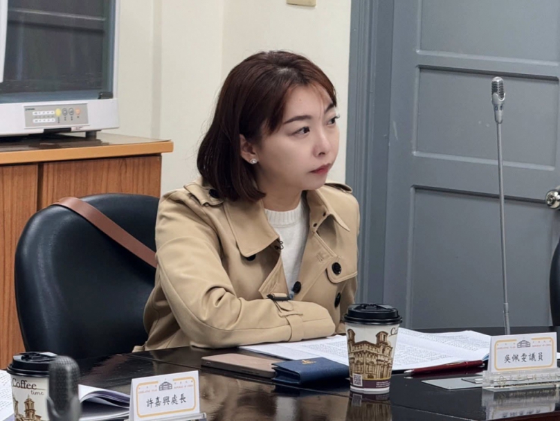 議員吳佩雯犀利質詢促明確答案 金門縣長陳福海表態支持興建金廈大橋